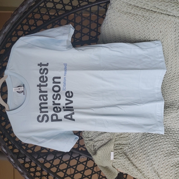 Brand new Smartest Person Alive tshirt - Picture 2 of 8